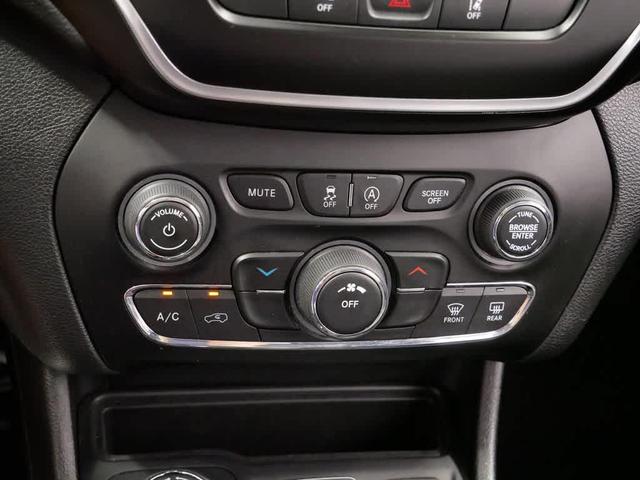 Photo of 2021 Spitfire Orange Clearcoat Jeep Cherokee