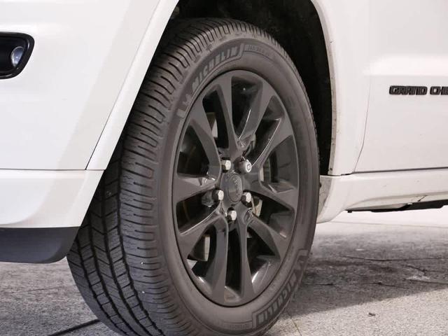 Photo of 2021 Bright White Clearcoat Jeep Grand Cherokee