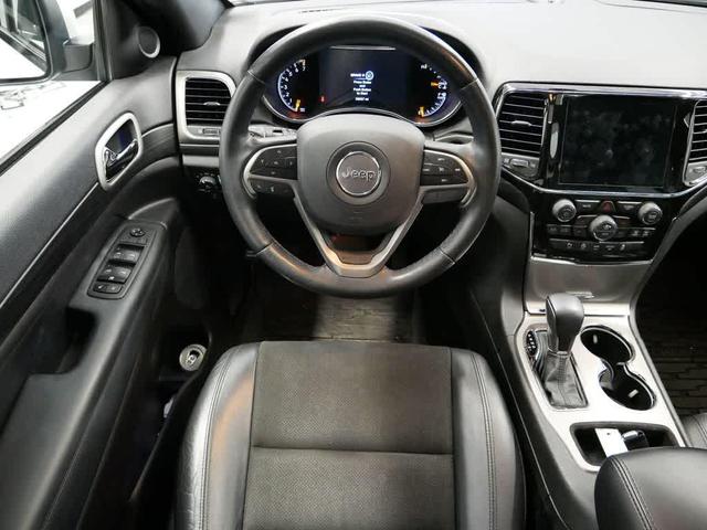 Photo of 2021 Bright White Clearcoat Jeep Grand Cherokee