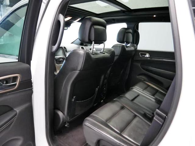 Photo of 2017 Bright White Clearcoat Jeep Grand Cherokee