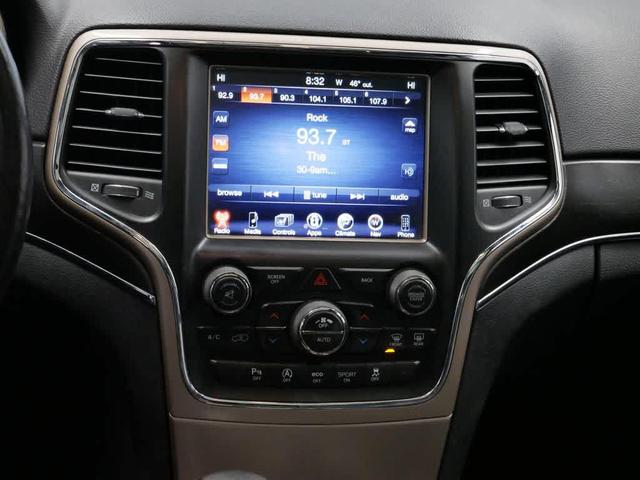 Photo of 2017 Bright White Clearcoat Jeep Grand Cherokee