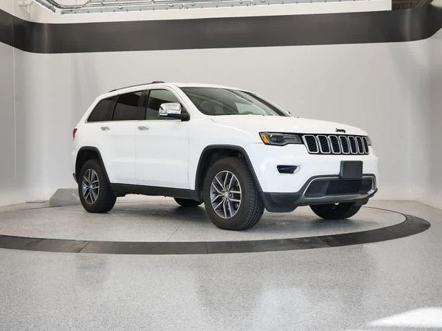 Photo of 2017 Bright White Clearcoat Jeep Grand Cherokee