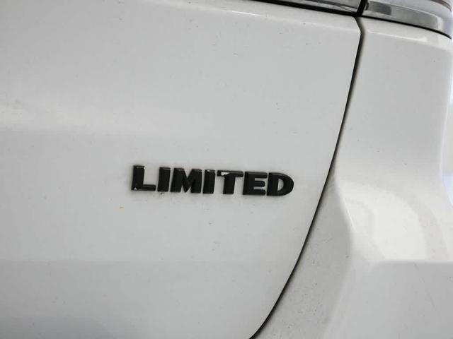 Photo of 2017 Bright White Clearcoat Jeep Grand Cherokee