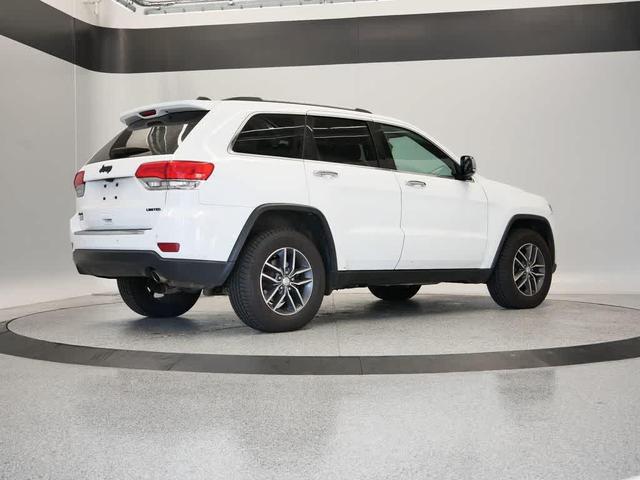 Photo of 2017 Bright White Clearcoat Jeep Grand Cherokee