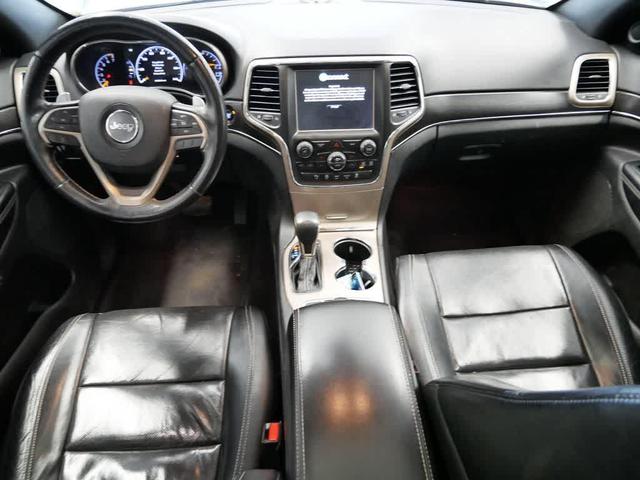 Photo of 2017 Bright White Clearcoat Jeep Grand Cherokee