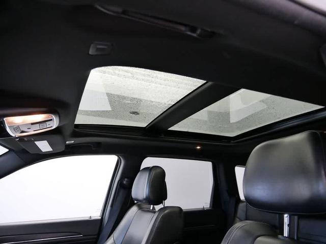 Photo of 2017 Bright White Clearcoat Jeep Grand Cherokee