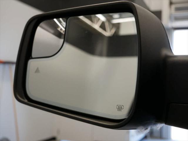 Photo of 2025 Diamond Black Crystal Pearlcoat RAM 1500