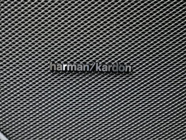 Photo of 2025 Diamond Black Crystal Pearlcoat RAM 1500