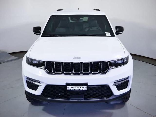 Photo of 2025 Bright White Clearcoat Jeep Grand Cherokee