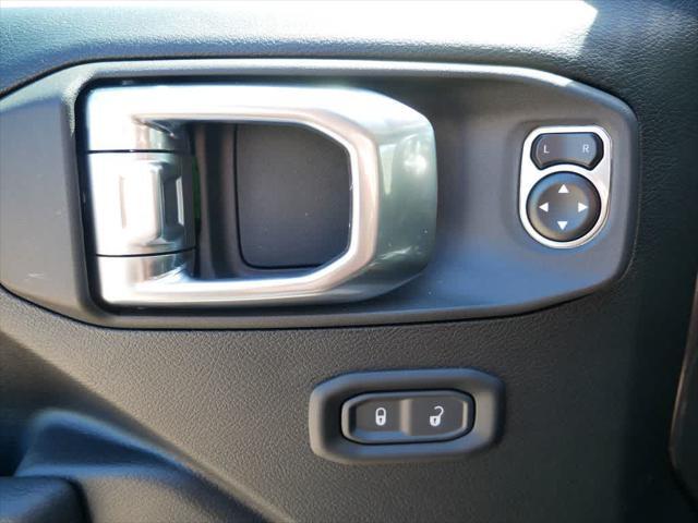 Photo of 2025 Granite Crystal Metallic Clearcoat Jeep Wrangler