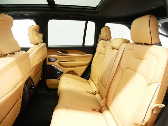 Photo of 2023 Bright White Clearcoat Jeep Grand Cherokee 4xe