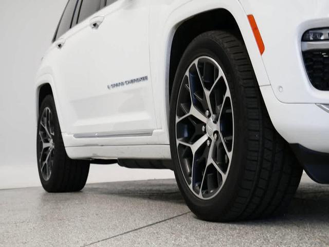 Photo of 2023 Bright White Clearcoat Jeep Grand Cherokee 4xe