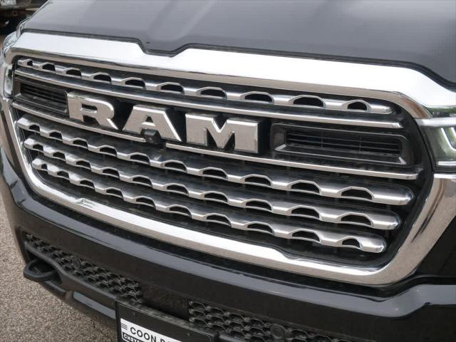 Photo of 2025 Diamond Black Crystal Pearlcoat RAM 1500