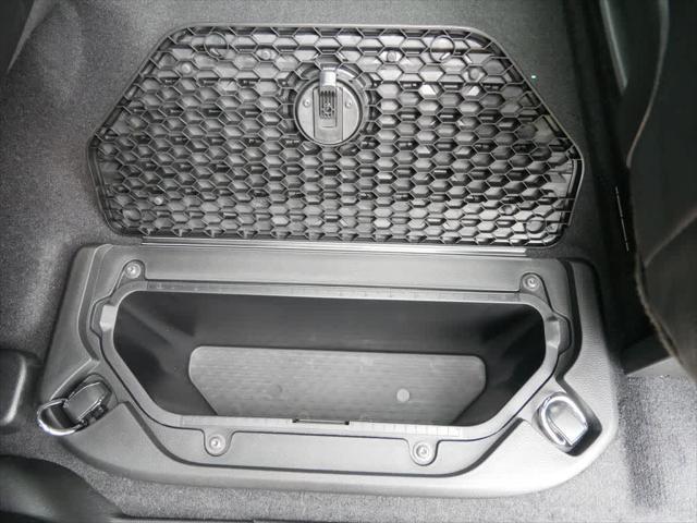 Photo of 2025 Diamond Black Crystal Pearlcoat RAM 1500