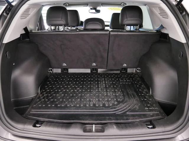 Photo of 2022 Granite Crystal Metallic Clearcoat Jeep Compass
