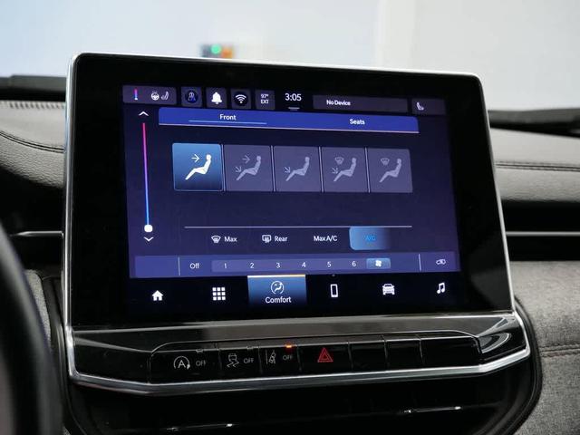Photo of 2022 Granite Crystal Metallic Clearcoat Jeep Compass