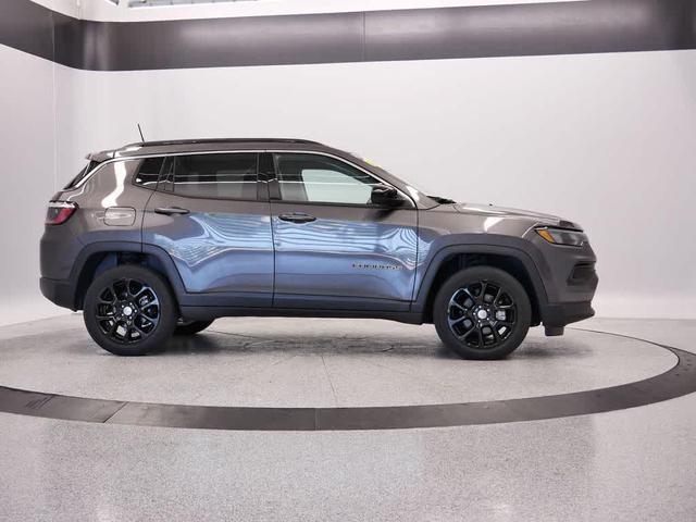 Photo of 2022 Granite Crystal Metallic Clearcoat Jeep Compass