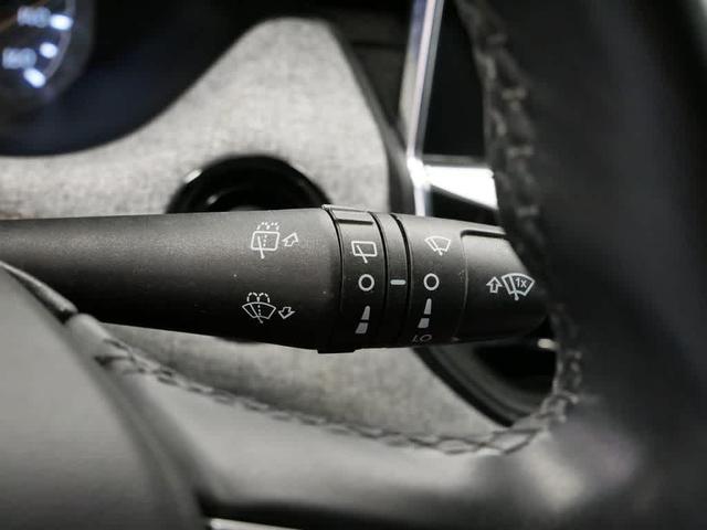 Photo of 2022 Granite Crystal Metallic Clearcoat Jeep Compass