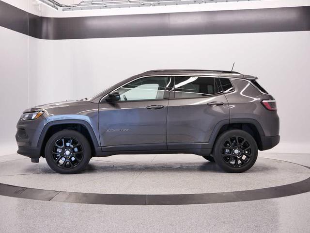 Photo of 2022 Granite Crystal Metallic Clearcoat Jeep Compass