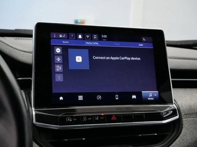 Photo of 2022 Granite Crystal Metallic Clearcoat Jeep Compass