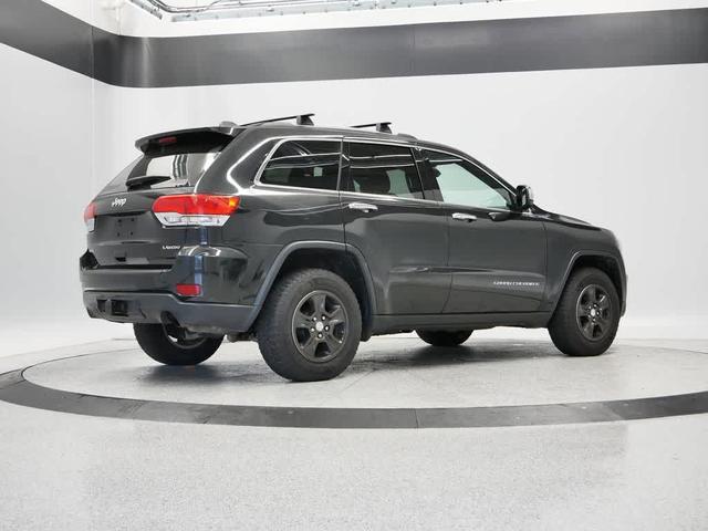 Photo of 2016 Brilliant Black Crystal Pearlcoat Jeep Grand Cherokee