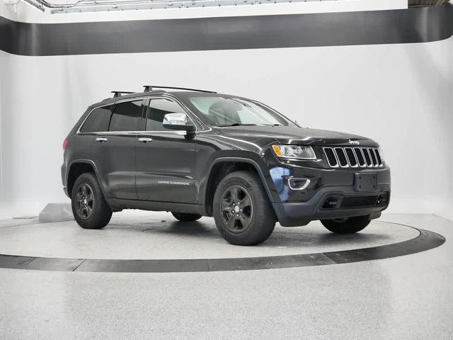Photo of 2016 Brilliant Black Crystal Pearlcoat Jeep Grand Cherokee