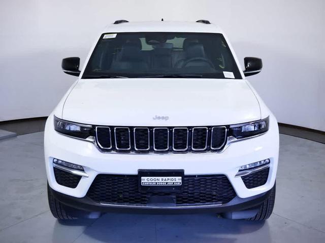 Photo of 2025 Bright White Clearcoat Jeep Grand Cherokee