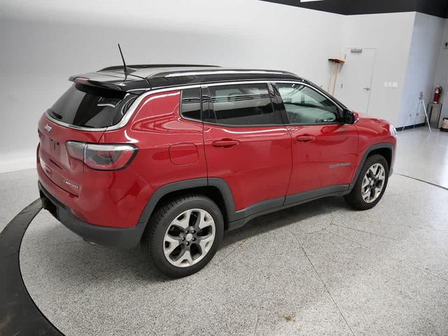 Photo of 2018 Redline Pearlcoat Jeep Compass