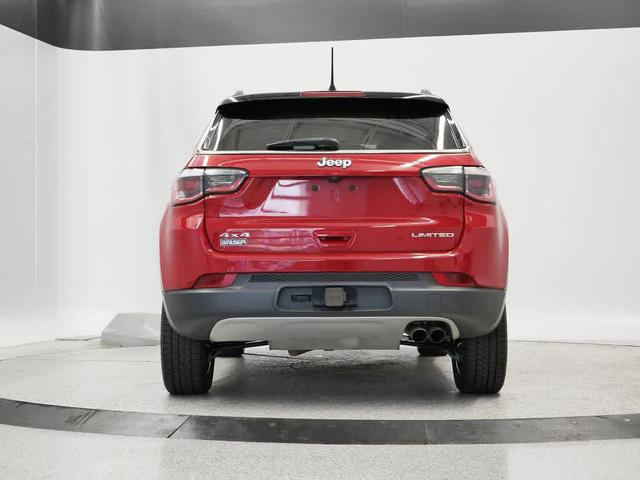 Photo of 2018 Redline Pearlcoat Jeep Compass