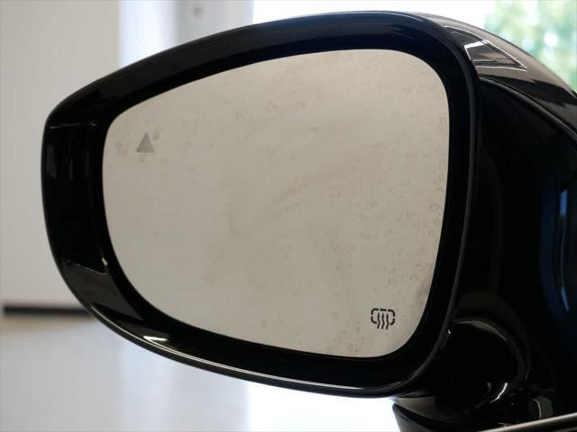 Photo of 2023 Brilliant Black Crystal Pearlcoat Chrysler Pacifica