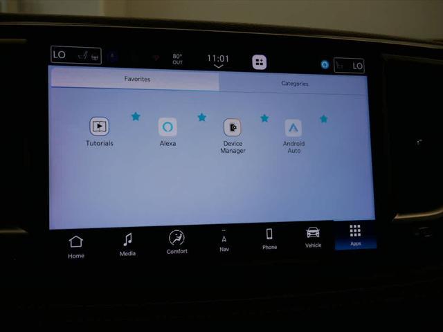 Photo of 2023 Brilliant Black Crystal Pearlcoat Chrysler Pacifica