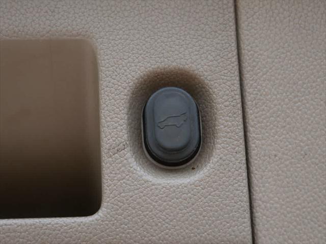 Photo of 2016 Iridescent Pearl Tricoat Chevrolet Tahoe