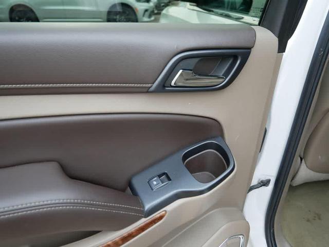 Photo of 2016 Iridescent Pearl Tricoat Chevrolet Tahoe
