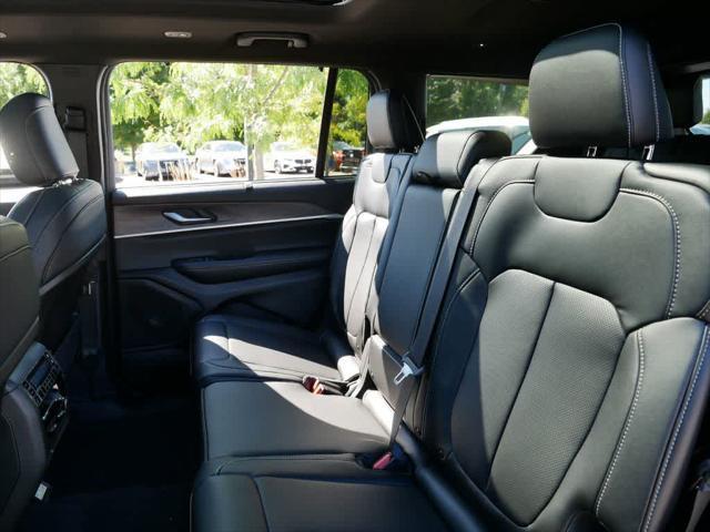 Photo of 2025 Silver Zynith Jeep Grand Cherokee L