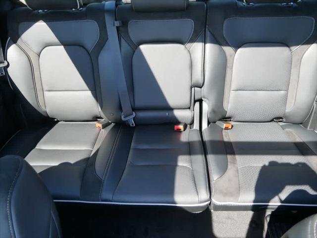 Photo of 2025 Billet Silver Metallic Clearcoat RAM 1500