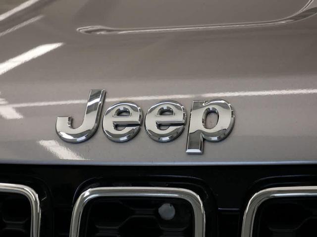 Photo of 2018 Billet Silver Metallic Clearcoat Jeep Grand Cherokee