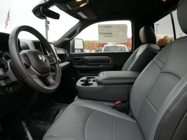 Photo of 2024 Granite Crystal Metallic Clearcoat RAM 3500