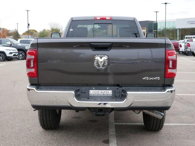 Photo of 2024 Granite Crystal Metallic Clearcoat RAM 3500