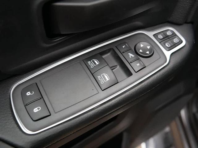Photo of 2024 Granite Crystal Metallic Clearcoat RAM 3500