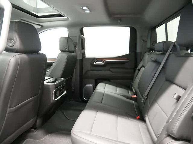 Photo of 2023 White GMC Sierra 1500