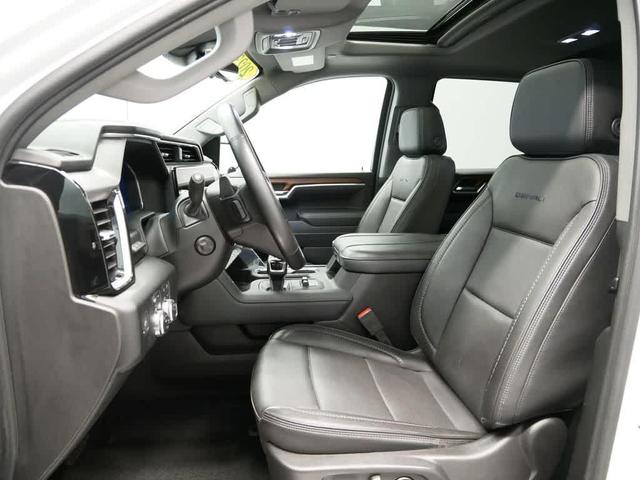 Photo of 2023 White GMC Sierra 1500