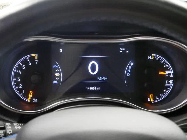 Photo of 2019 Diamond Black Crystal Pearlcoat Jeep Grand Cherokee