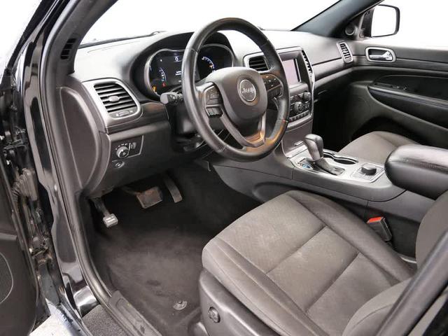 Photo of 2019 Diamond Black Crystal Pearlcoat Jeep Grand Cherokee