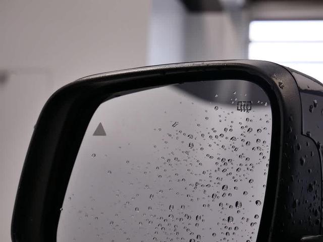Photo of 2019 Diamond Black Crystal Pearlcoat Jeep Grand Cherokee