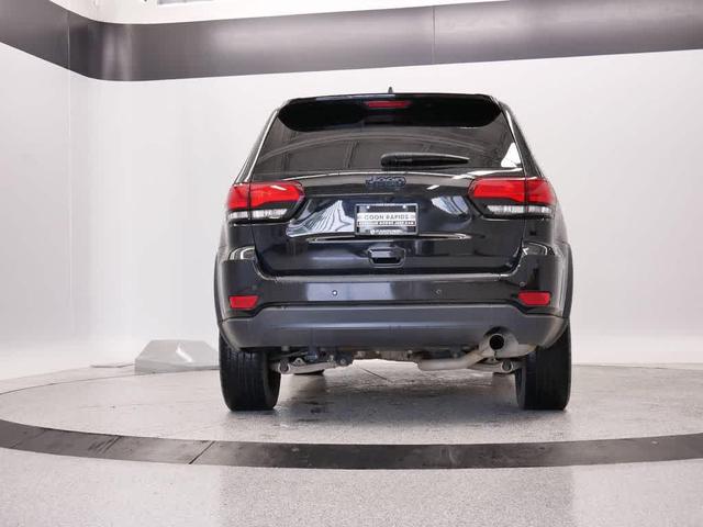 Photo of 2019 Diamond Black Crystal Pearlcoat Jeep Grand Cherokee