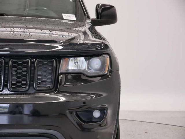 Photo of 2019 Diamond Black Crystal Pearlcoat Jeep Grand Cherokee