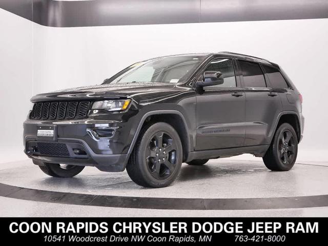Photo of 2019 Diamond Black Crystal Pearlcoat Jeep Grand Cherokee