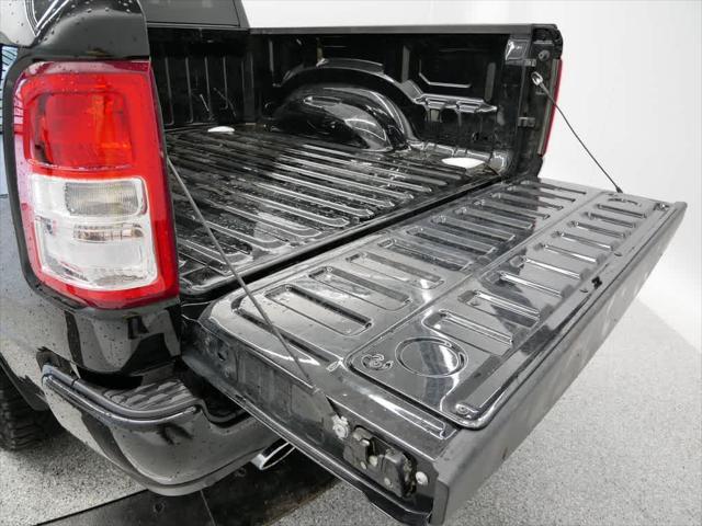 Photo of 2022 Diamond Black Crystal Pearlcoat RAM 1500