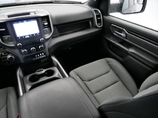 Photo of 2022 Diamond Black Crystal Pearlcoat RAM 1500