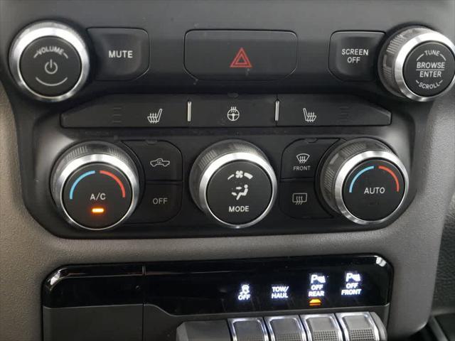 Photo of 2022 Diamond Black Crystal Pearlcoat RAM 1500